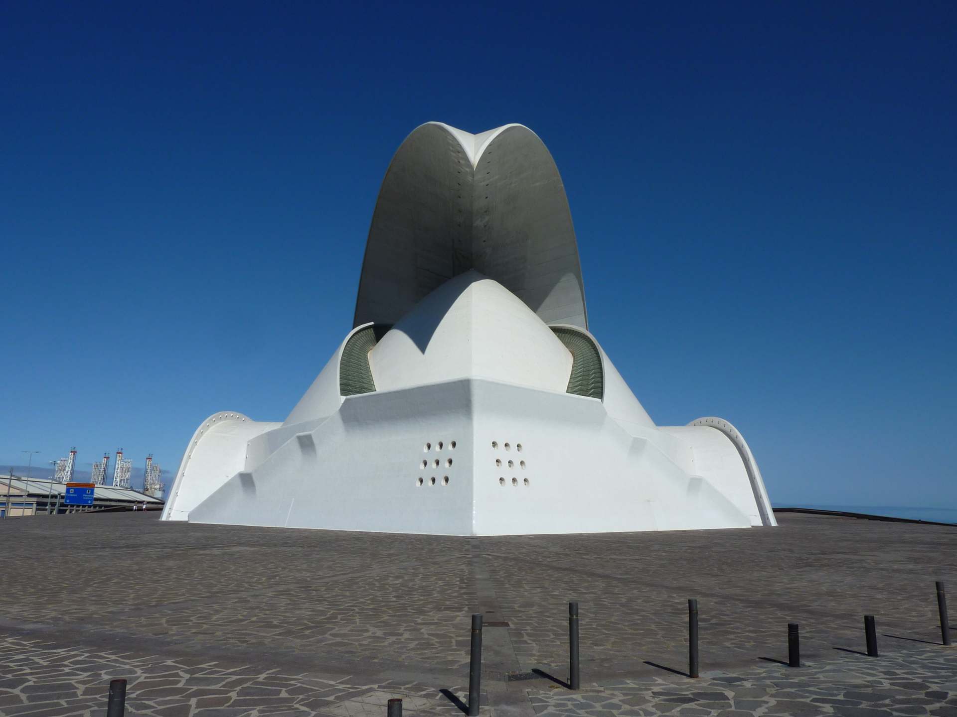 Auditorio de Tenerife - Dampfer?
